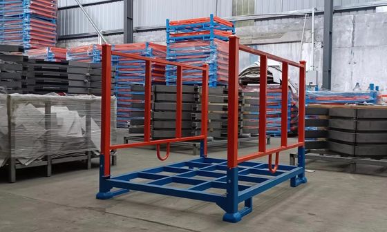 Schwere Palettenkäfige im Lager Platz sparen Blau und Orange