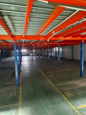 Schwere / Mittelschwere Mehrgeschossige Stahlbühnen für Industrie-Zwischengeschosse in Blau und Orange
